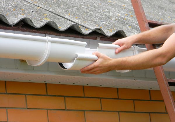 Cost of Gutter Hanging in Payson